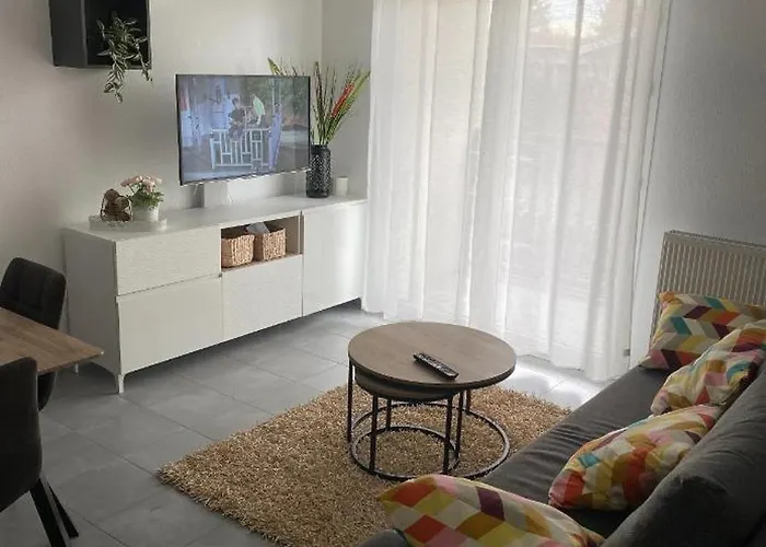 Rent T2 In Quiet 2 Private Parking Spaces Apartmán *