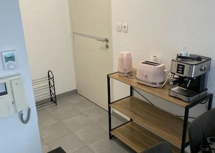 Rent T2 In Quiet 2 Private Parking Spaces *